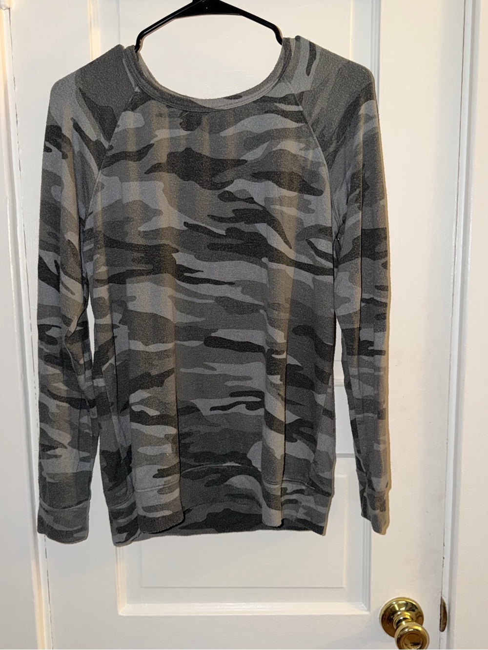 Buffalo David Bitton Gray Camo Long Sleeve Top – Size Small